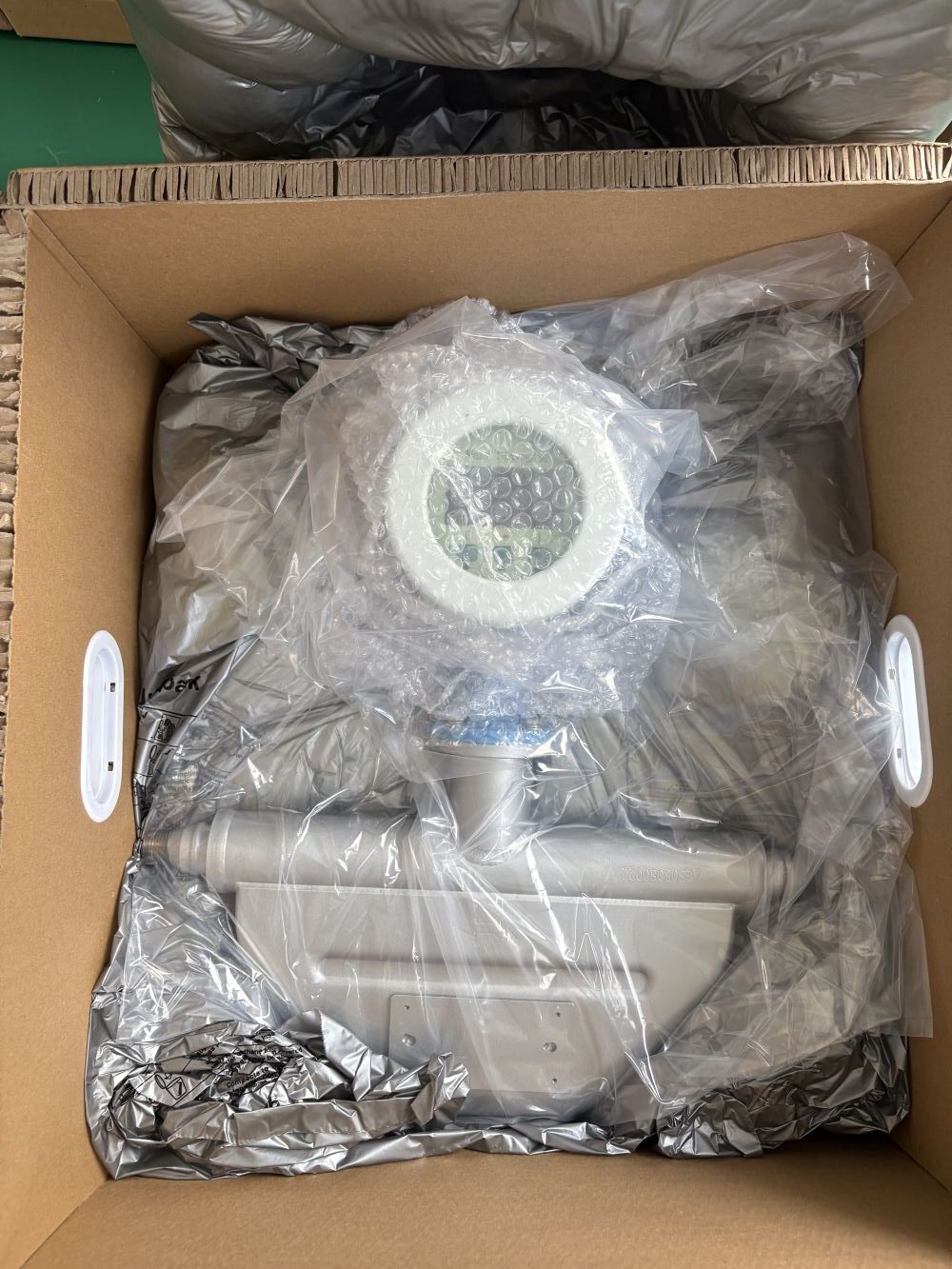 What are the installation requirements for mass flowmeters