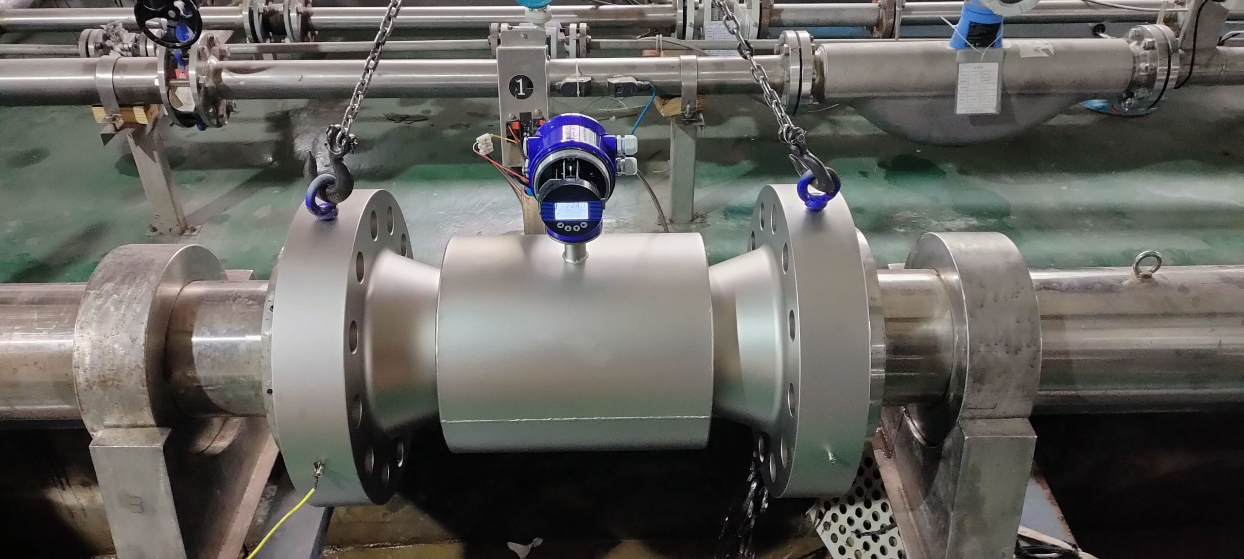 What conditions should be met before installing an electromagnetic flowmeter