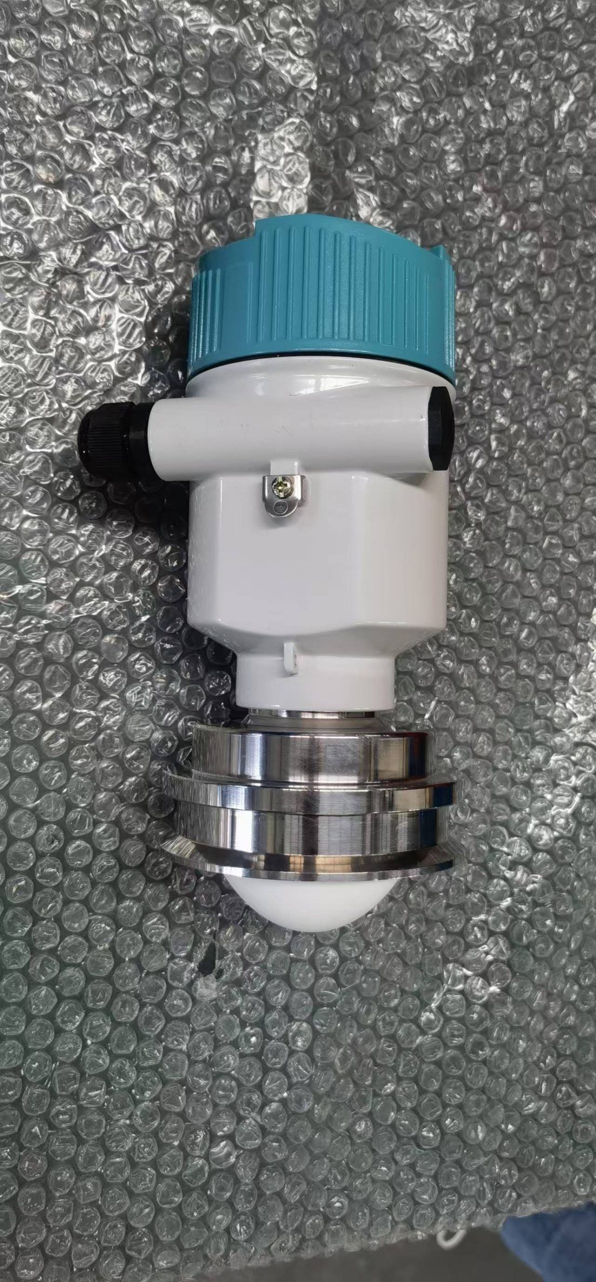 Installation precautions for radar level gauges in different occasions