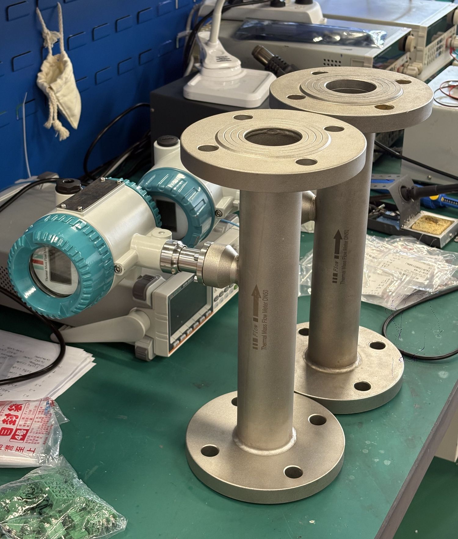 A detailed description of the thermal gas mass flowmeter
