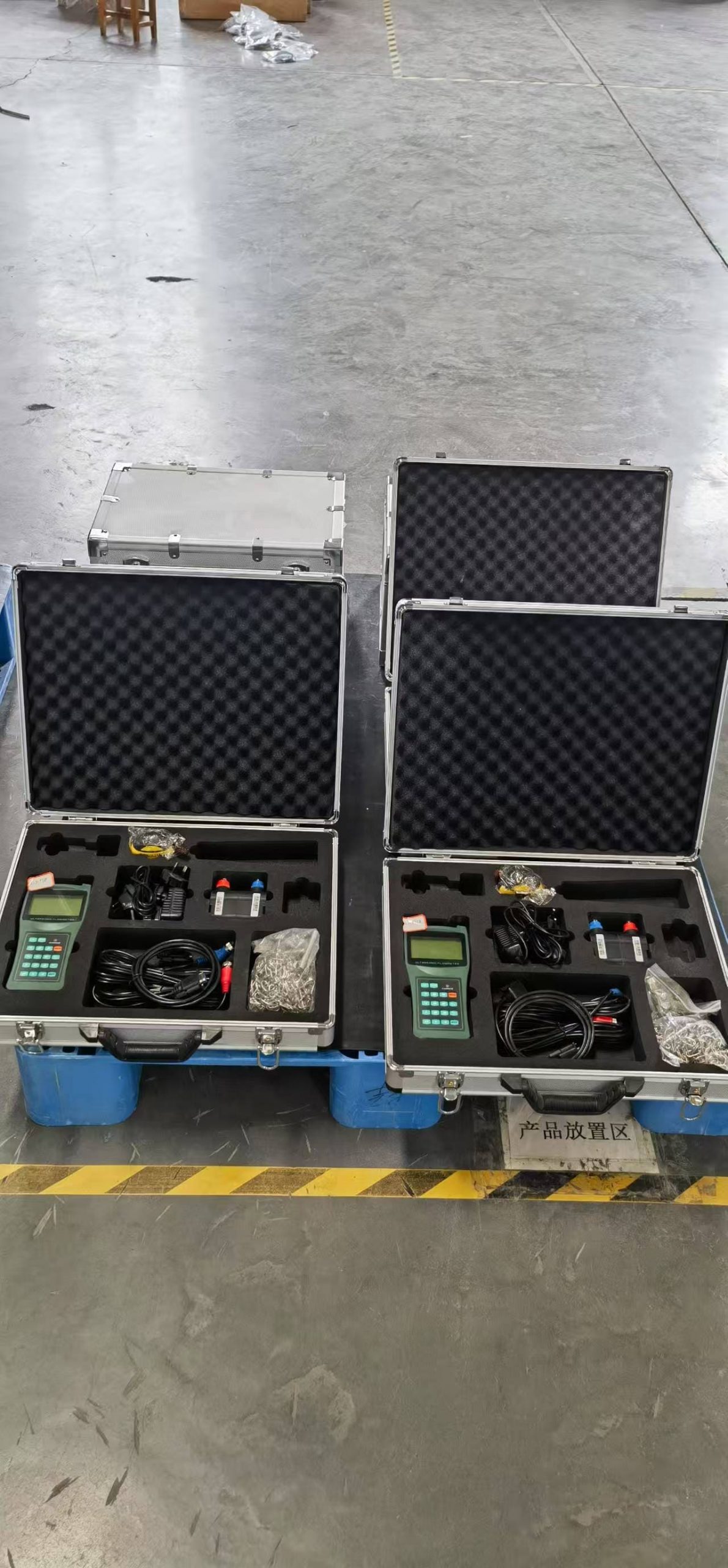 Installation methods for ultrasonic flowmeters encountering unconventional pipelines