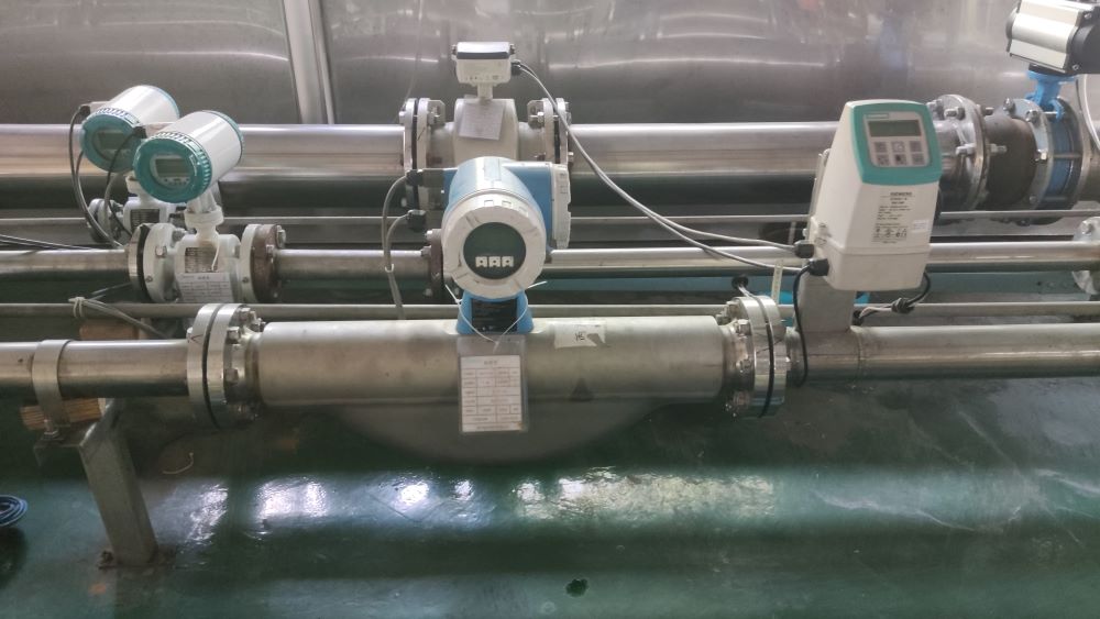 The application of Coriolis mass flowmeters in the petrochemical and natural gas industries