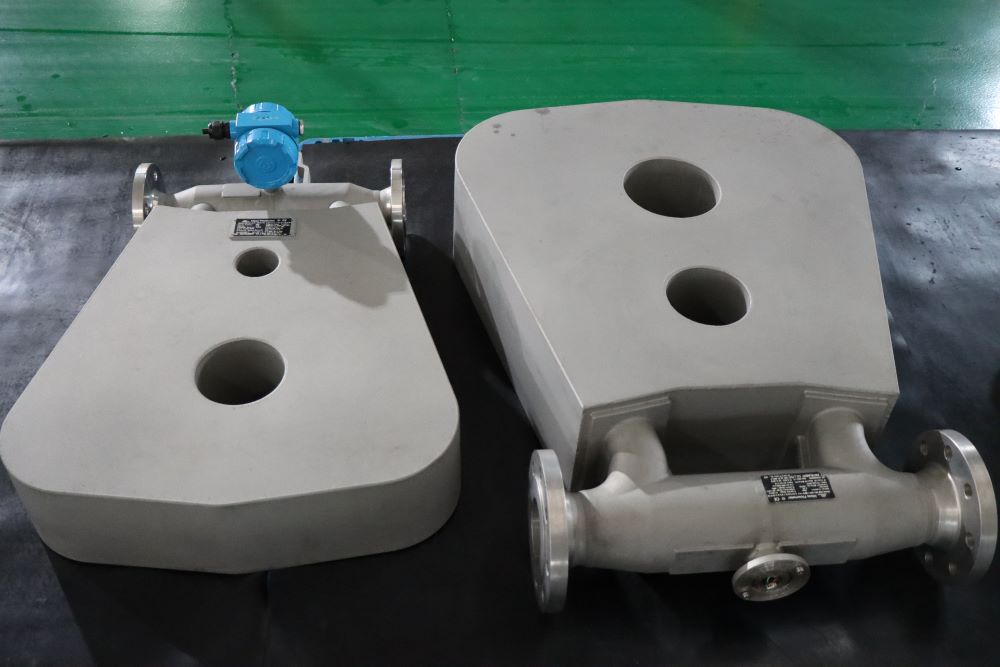 What are the functional features of Coriolis mass flowmeters